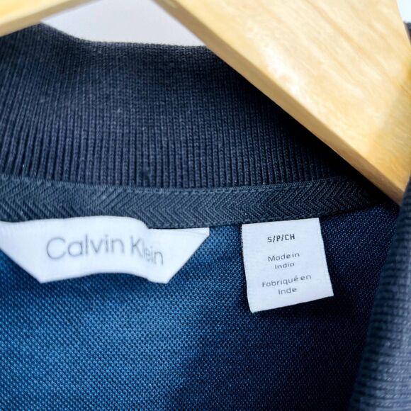 Calvin Klein Colorblocked Polo shirt Navy Combo, Size Small, Collar Snap close - Picture 9 of 9